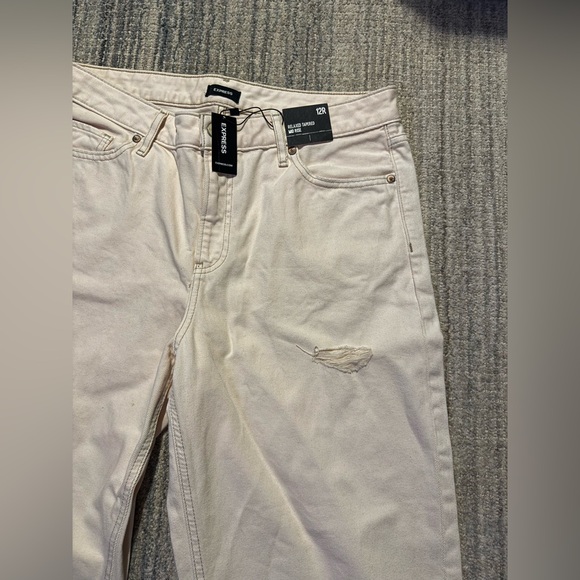 Express Relaxed Tapered Mid Rise Jean in Light Peach - NWT- Size 12R - Picture 5 of 13